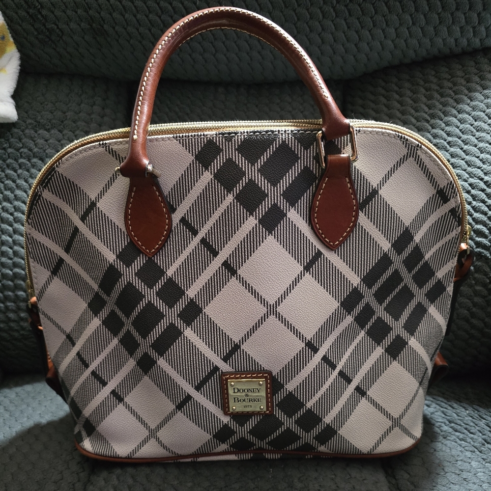 Dooney & Bourke Satchel Bag, NO Long Strap. Excellent used condition.